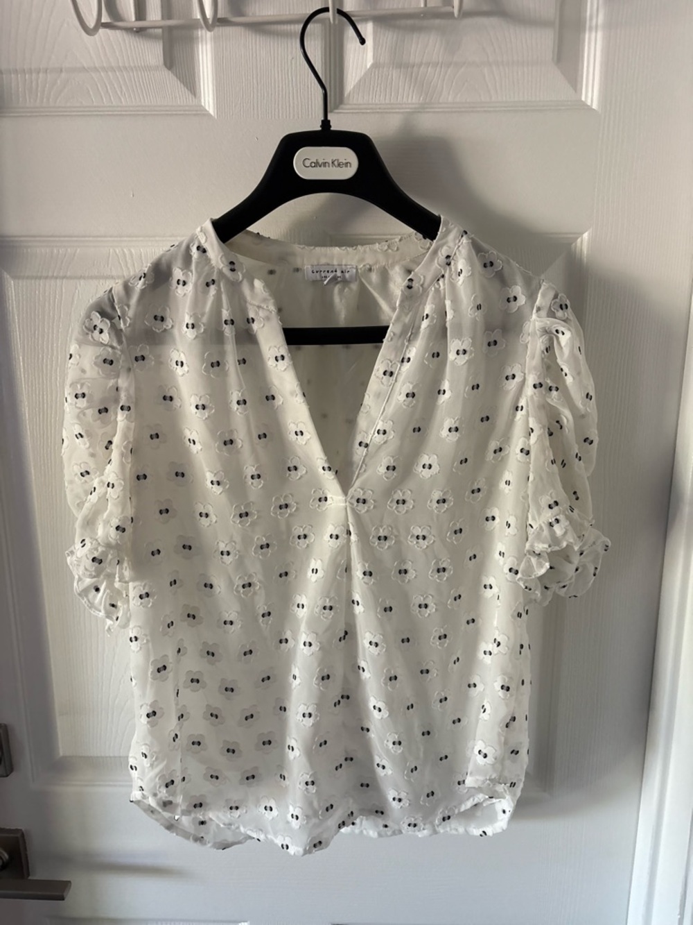 Current Air White Eyelet Floral V-Neck Blouse Size XS